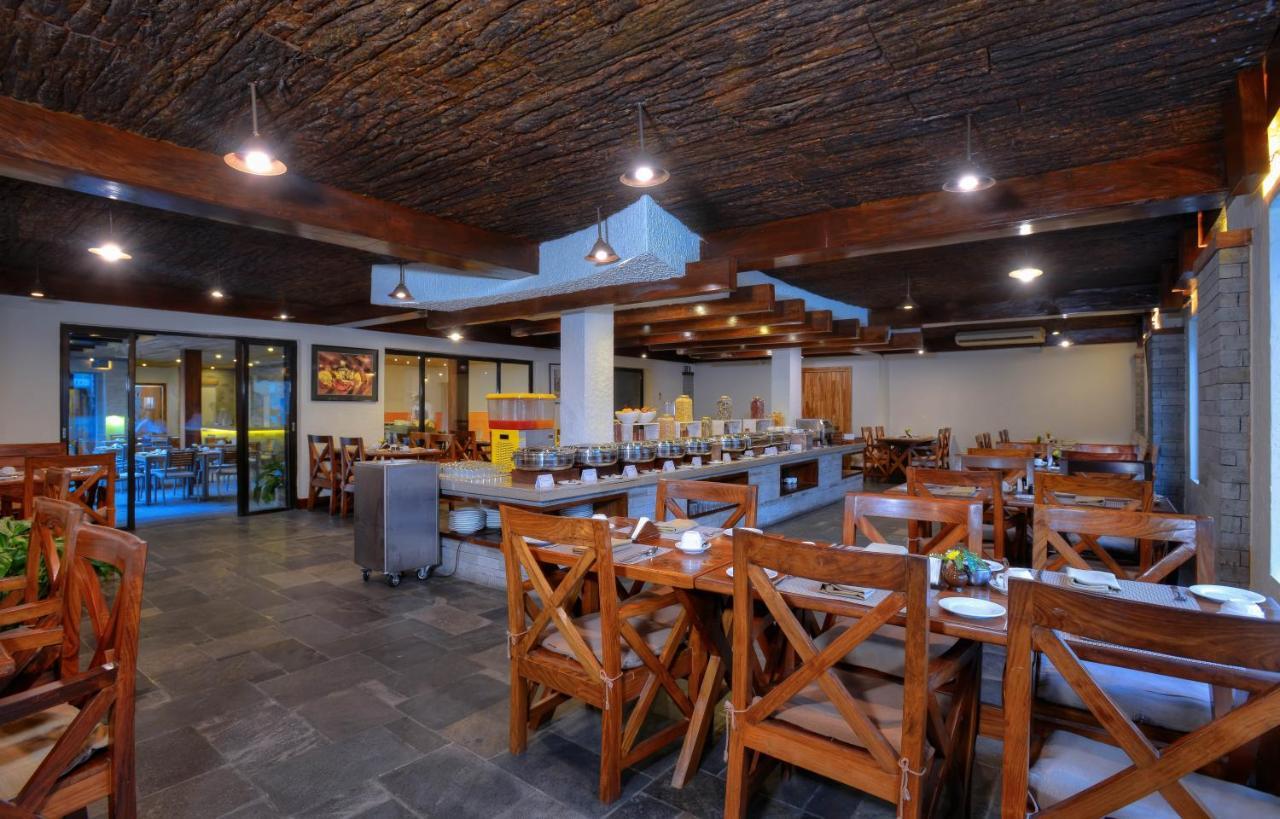 Hotel Barahi Pokhara Extérieur photo