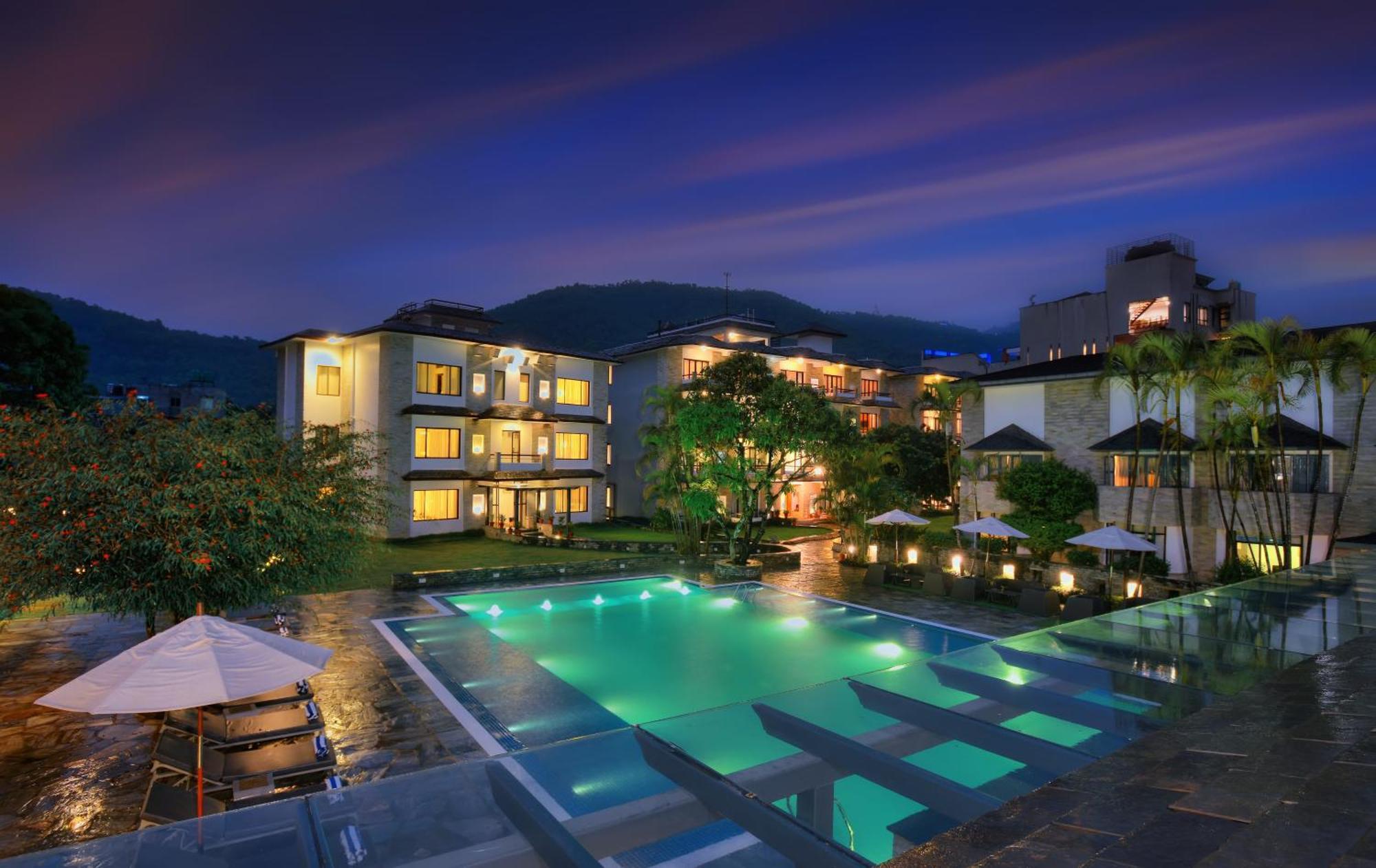 Hotel Barahi Pokhara Extérieur photo