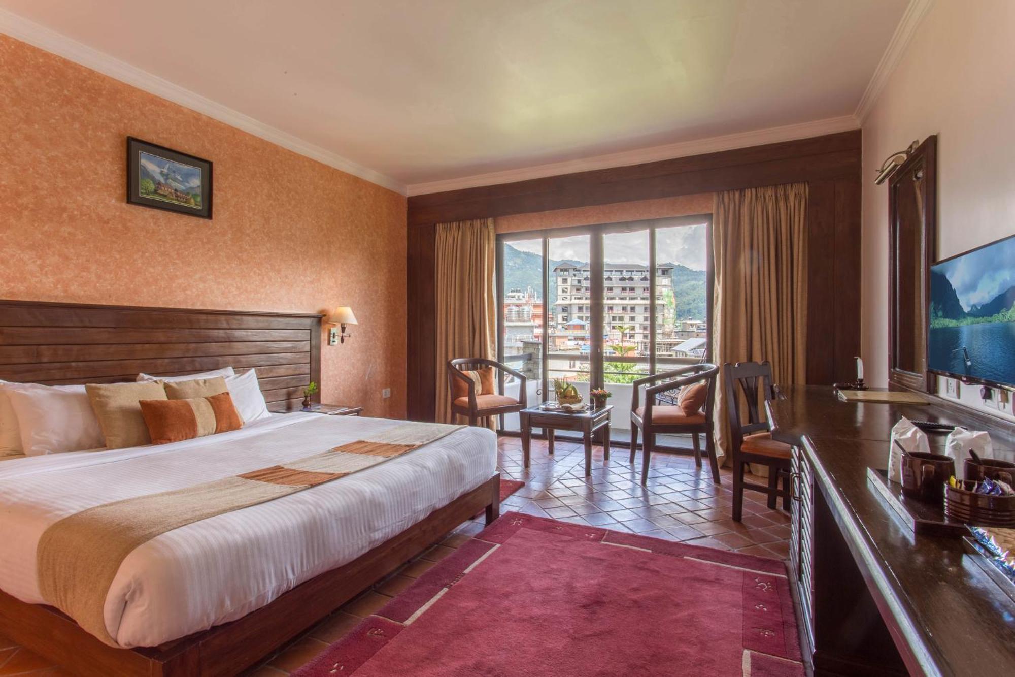 Hotel Barahi Pokhara Extérieur photo